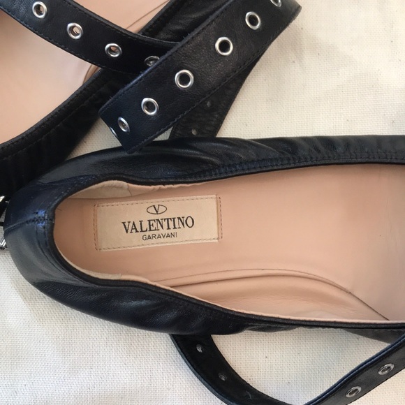 Authentic Valentino Black Leather Grommet Ankle Wrap Flat - Picture 8 of 8